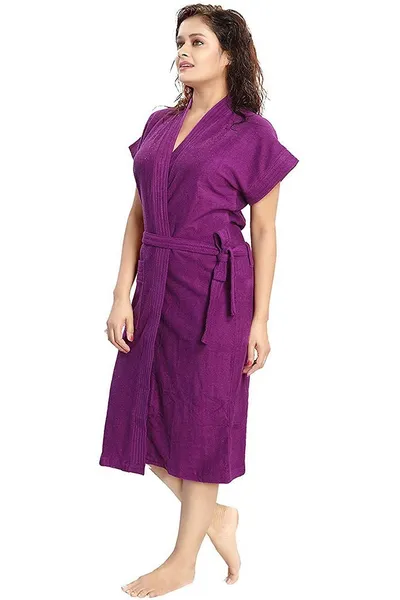 Bath Robe Solid Pattern Size fit upto 44 inches