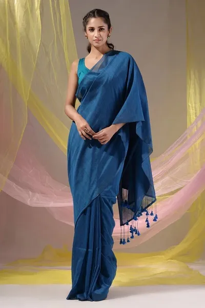 PIYARI Blue Solid Handloom Pure Cotton Saree