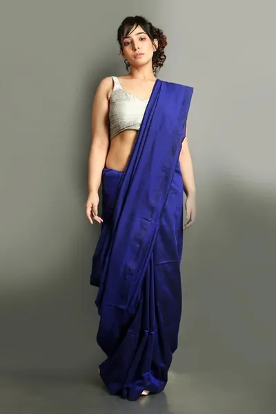 Piyari Fashion Blue Self Design Pure Cotton Saree