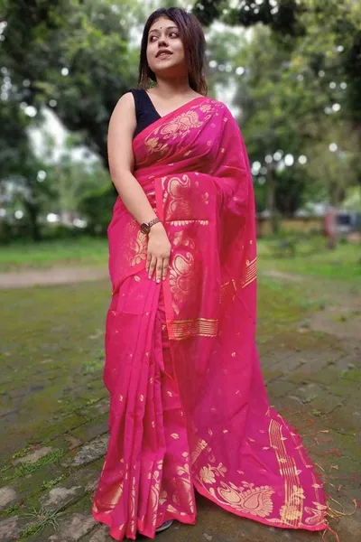 PIYARI Pink  Handloom Cotton Blend Saree