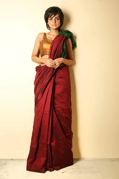 PIYARI Maroon Self Design Handloom Pure Cotton Saree