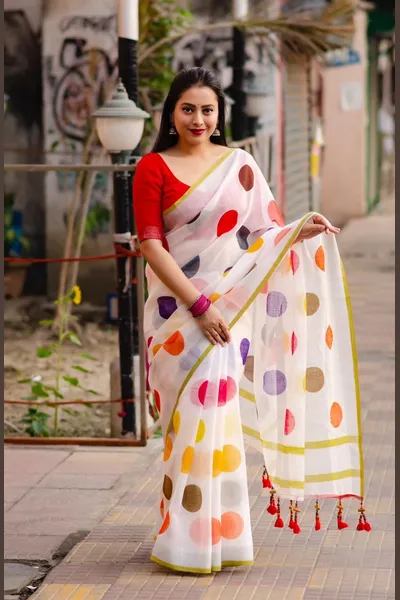 Soft Linen Polka Print Saree