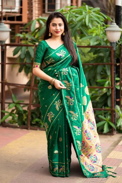 Soft Silk Zari Woven Saree With Rich Pallu