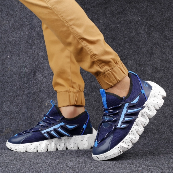 Men's Latest Casual Mesh Material Outdoor Running Sports Shoes