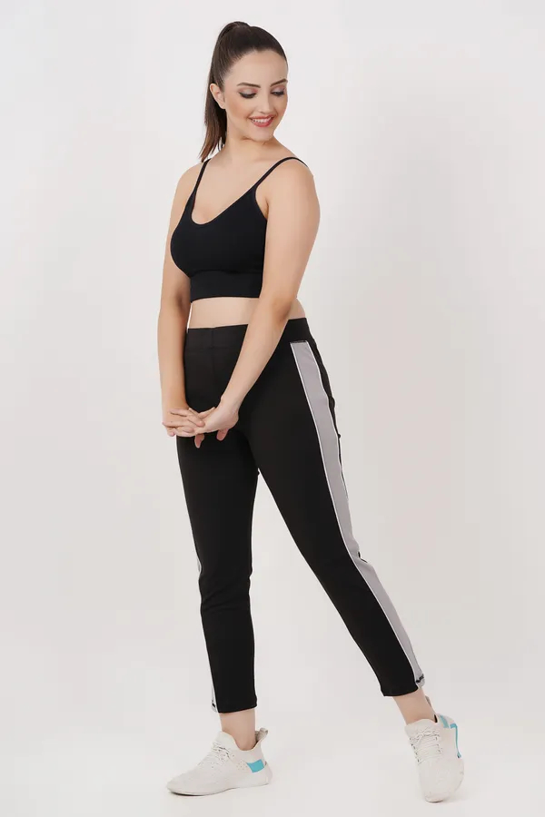 Women's Stretch Fit Black Color Yoga Pants