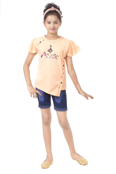 Crepe Casual Regular Printed Top with Shorts Set for Girls in Peach Color